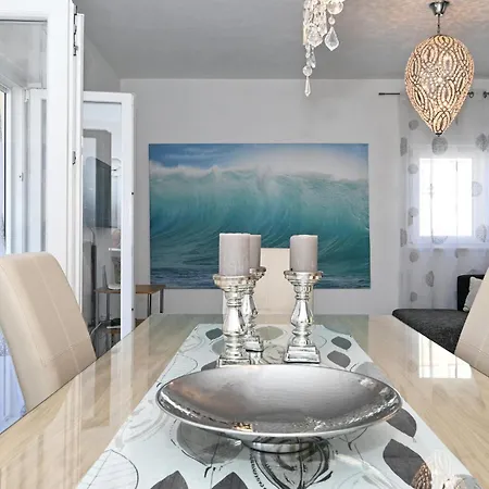Appartement Lovely In Okrug Gornji With Kitchen Trogir