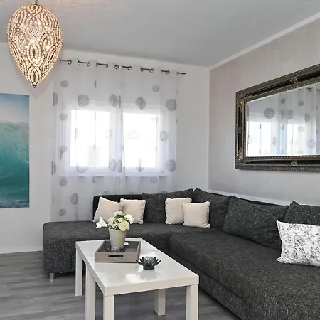 Lovely In Okrug Gornji With Kitchen Trogir